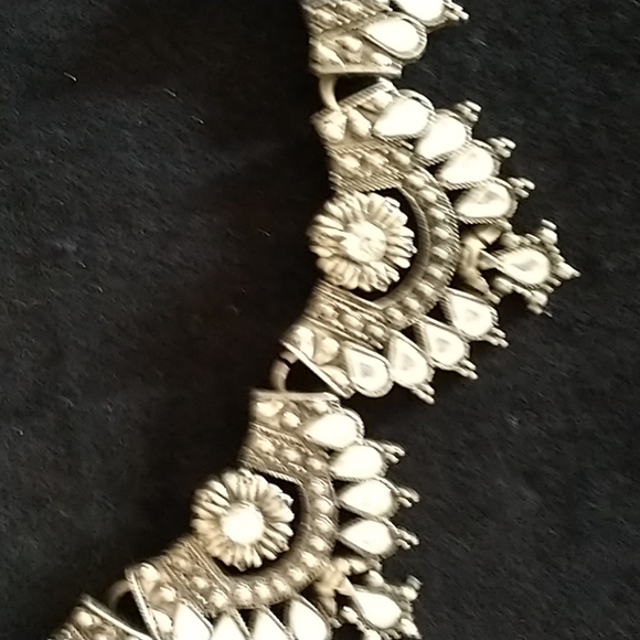 Silver and black toned metal necklace with rhinestones - Picture 2 of 3